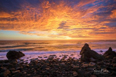 gold orange red sunrise rocks burleigh heads gold coast